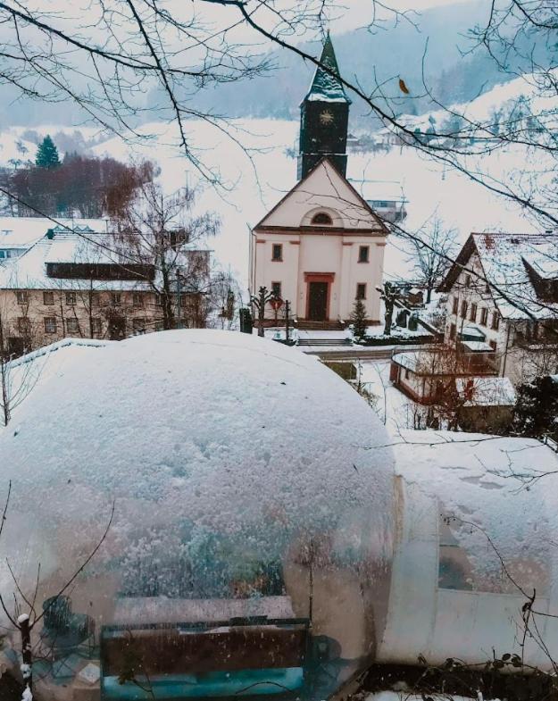 Living Timeless- Bubble Tent Elzach Inklusive Hot Tube Badefass- Schlafen Unterm Sternenhimmel Exterior photo